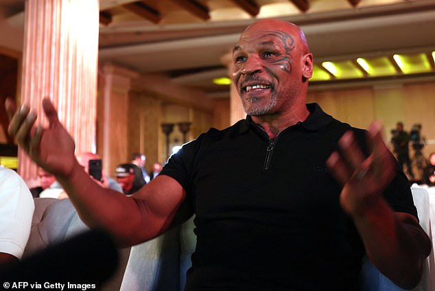 Mike Tyson no cree que Tommy Fury tenga lo necesario para vencer a Jake Paul en Arabia Saudita