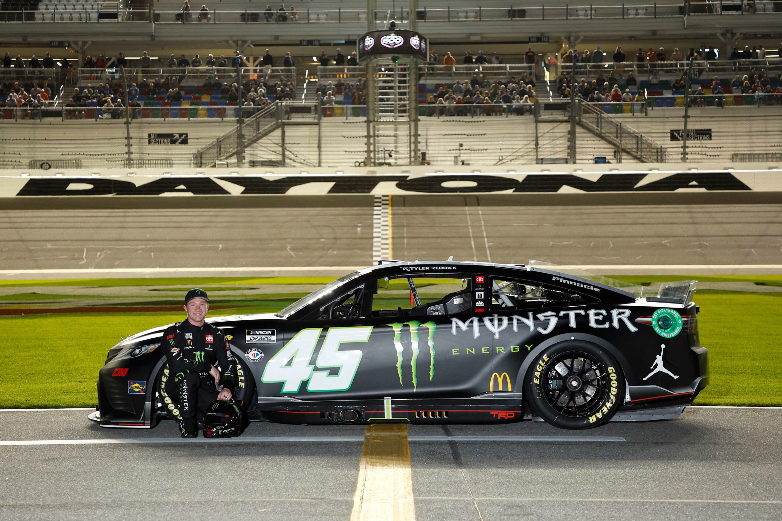 Monster Brewing se une a NASCAR - Racing News