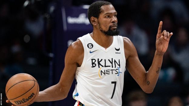 Kevin Durant jugando para el ex equipo Brooklyn Nets