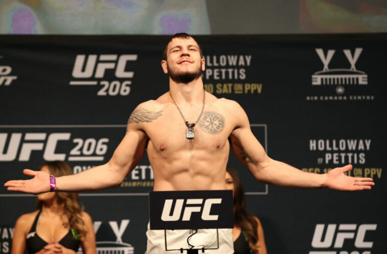 9 de diciembre de 2016;  Toronto, ON, Canadá;  Nikita Krylov durante el pesaje de UFC 206 en el Air Canada Centre.  Crédito obligatorio: Tom Szczerbowski-USA TODAY Sports