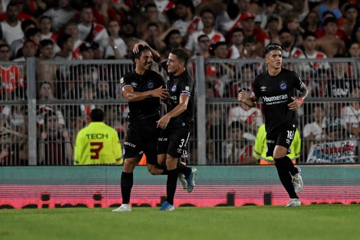 El festejo del gol de Mac Allister.