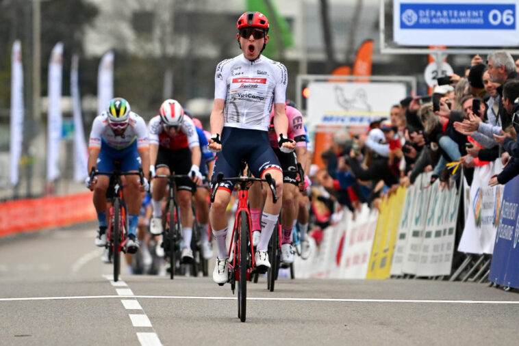 Skjelmose corre hacia la victoria de la etapa 2 en el Tour des Alpes Maritimes et du Var