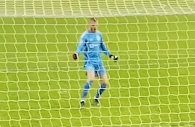 El portero celebró a lo loco el gol de Alejandro Garnacho