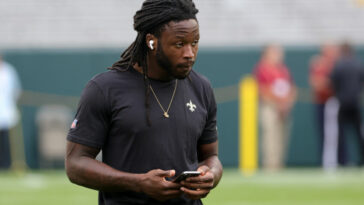 GREEN BAY, WISCONSIN - 19 DE AGOSTO: Alvin Kamara #41 de los New Orleans Saints participa en los calentamientos antes de un partido de pretemporada contra los Green Bay Packers en Lambeau Field el 19 de agosto de 2022 en Green Bay, Wisconsin.  (Foto de Stacy Revere/Getty Images)