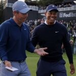 Rory McIlroy y Tiger Woods comparten una broma - Harry How/Getty Images