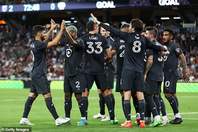 MLS All-Stars celebran un gol contra los All-Stars de la Liga MX la temporada pasada en el Allianz Field