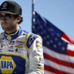 Chase Elliott hace una broma sobre el 'guión' de NASCAR después de su lesión en la pierna