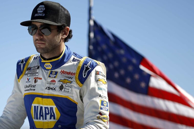 Chase Elliott hace una broma sobre el 'guión' de NASCAR después de su lesión en la pierna