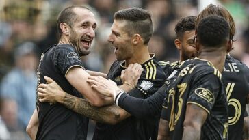 Giorgio Chiellini de LAFC anotó un toque como su primer gol en la MLS en la primera mitad contra Portland