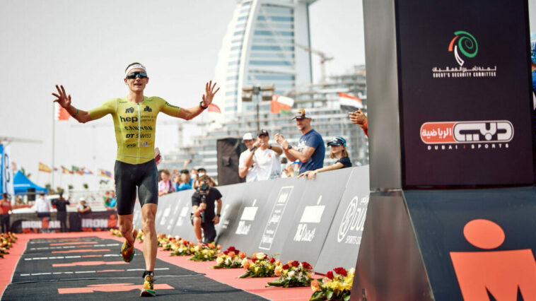 Daneil Baekkegard termina segundo en IRONMAN 70.3 Dubai 2022