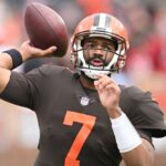 Informe: Se espera que los comandantes contraten al veterano mariscal de campo Jacoby Brissett