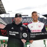 Wayne Rooney y Kieran Gibbs marcaron el anuncio en Audi Field en Washington DC