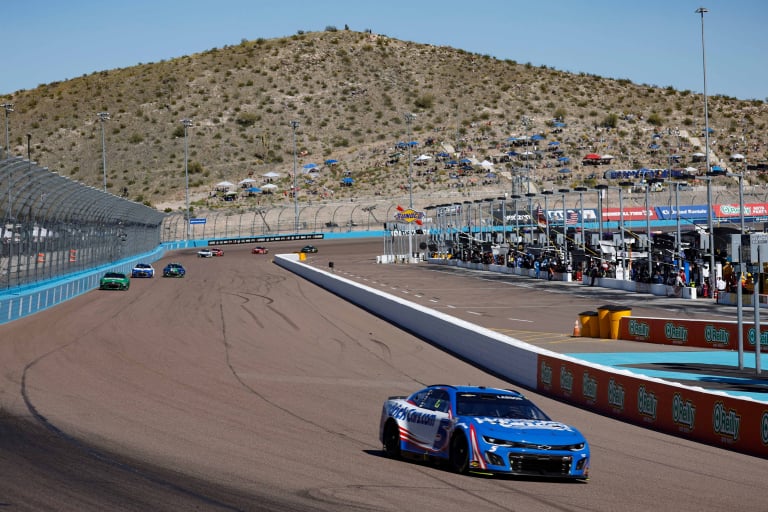 Kyle Larson lidera en Phoenix Raceway - NASCAR Cup Series