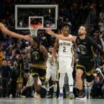 Stephen Curry celebra un triple en la victoria de los Golden State Warriors sobre los New Orleans Pelicans