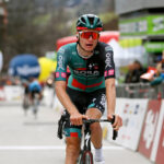 Aleksandr Vlasov se retira de la Vuelta a los Alpes para correr Lieja-Bastoña-Lieja