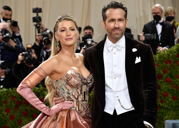 Blake Lively felicita al Wrexham AFC por su histórica victoria contra Notts County