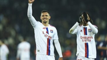 Bradley Barcola anotó el único gol del partido cuando el Lyon venció al PSG el domingo por la noche.