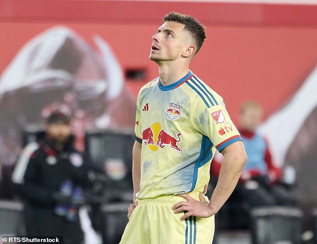 Dante Vanzier se alejó de los New York Red Bulls después de verse envuelto en una fila de racismo luego del empate 1-1 del sábado con los San Jose Earthquakes.