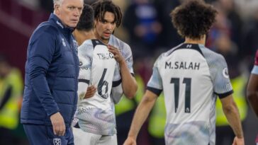 Moyes estaba seguro de que Thiago debería haber concedido un penal por mano mientras el Liverpool aguantaba para ganar 2-1 en la Premier League.