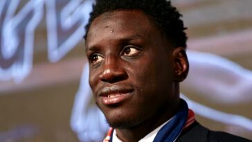 El ex delantero del West Ham y Senegal Demba Ba criticó el ultimátum de Antoine Kombouare