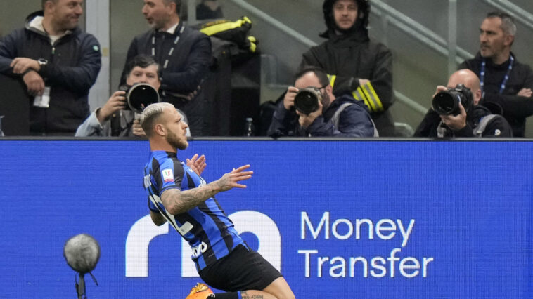 Federico Dimarco celebra el gol