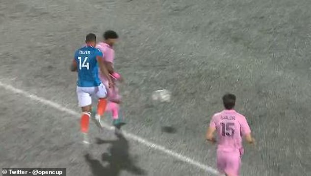 DeAndre Yedlin anotó un vergonzoso gol en propia puerta para poner a Inter Miami al borde de la salida del choque