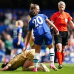 Lucy Bronze cayó con un dolor inmenso tras una hora del choque del Barcelona con el Chelsea