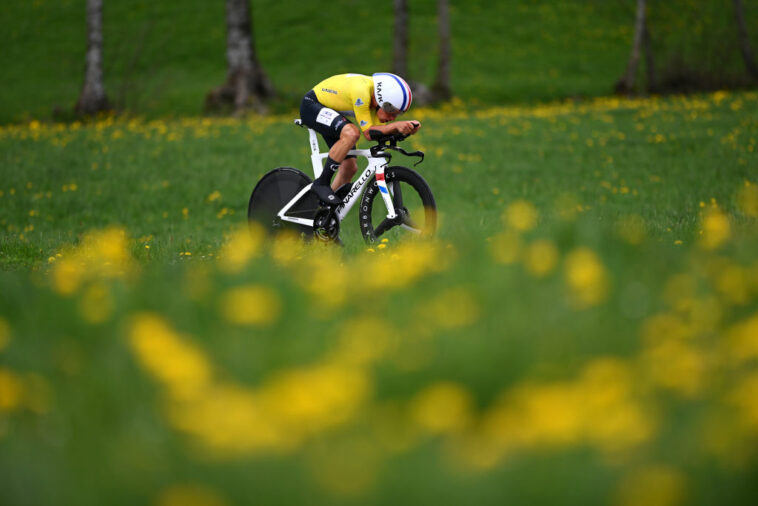 Ethan Hayter, obligado a conceder la amarilla en la contrarreloj del Tour de Romandía