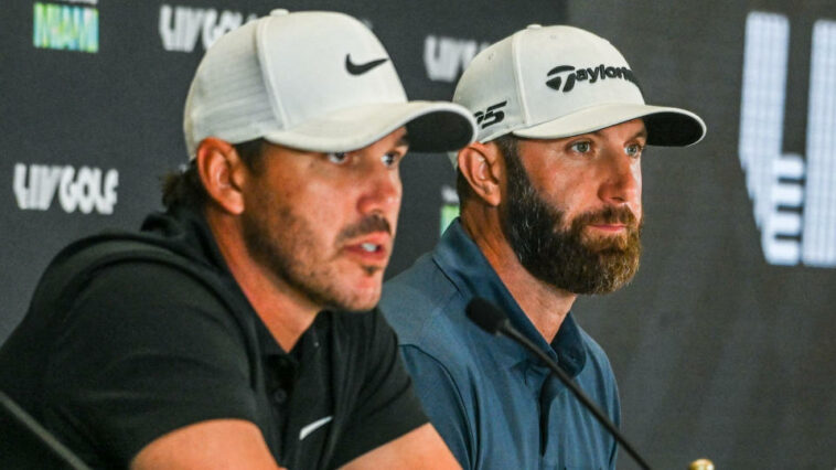 Brooks Koepka y Dustin Johnson hablan con los medios antes del LIV Golf Team Championship 2022 en Trump National Doral