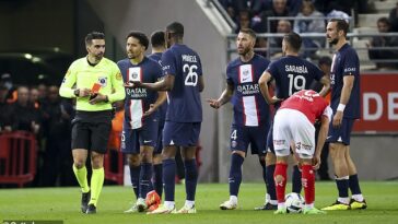 Aparentemente, a los árbitros de las ligas profesionales francesas se les ha dicho que no detengan el juego para que los jugadores rompan el ramadán.