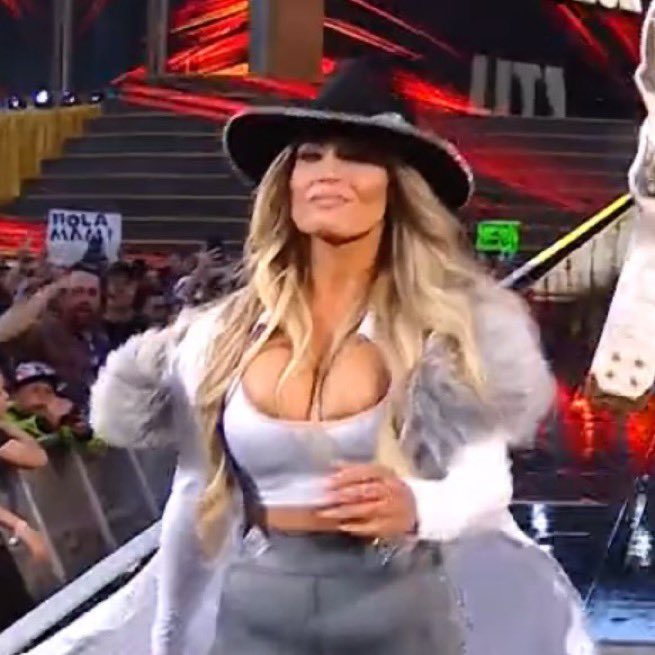 Trish Stratus sorprendió a sus fanáticos en su regreso a la WWE en WrestleMania