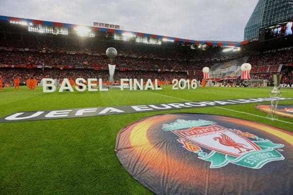 BASILEA, SUIZA - Miércoles, 18 de mayo de 2016: Ceremonia de apertura antes de la final de la UEFA Europa League entre Liverpool y Sevilla en St. Jakob-Park.  (Foto de David Rawcliffe/Propaganda)