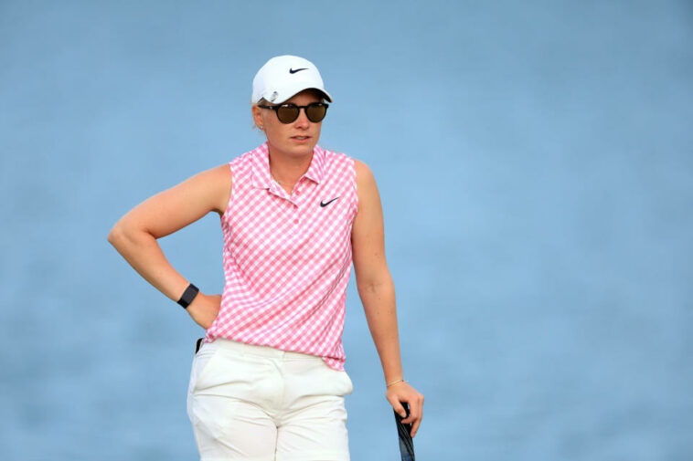 La sueca Frida Kinhult creció jugando en una isla ventosa y lidera después de la primera ronda del Campeonato Lotte de la LPGA en Hawái.