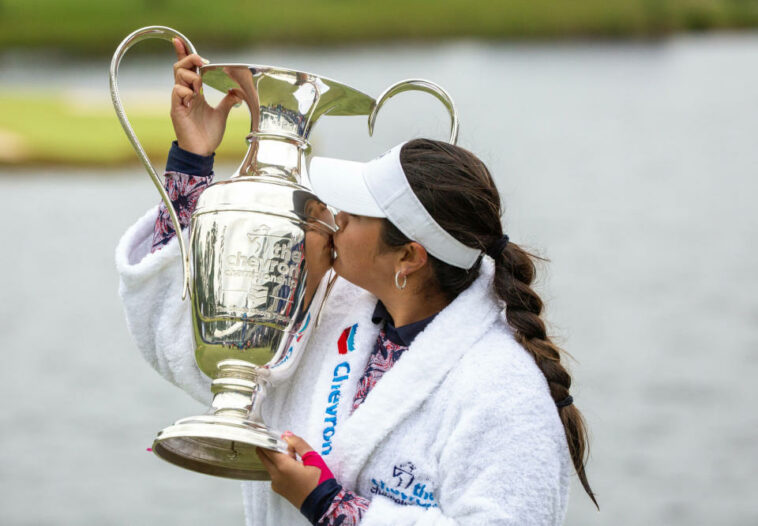 Lilia Vu, la nueva gran campeona de golf, se inspira en su difunto abuelo, quien construyó un bote para escapar de un Vietnam devastado por la guerra.