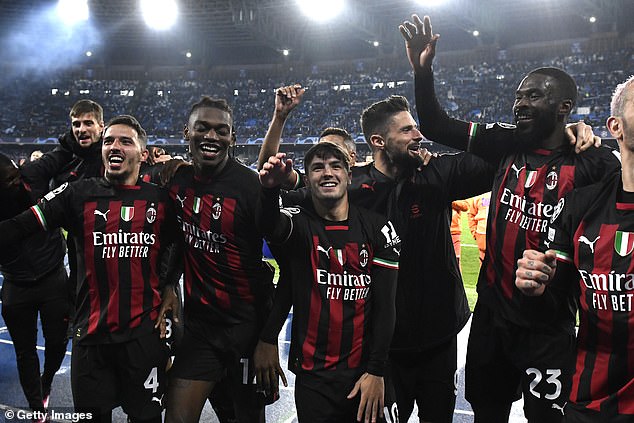Los periódicos italianos han elogiado al AC Milan después de que venció al Napoli 2-1 en el global después de un empate 1-1 el miércoles que lo ve avanzar a la semifinal de la Liga de Campeones.