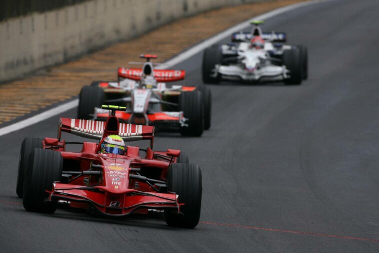 Massa reúne equipo legal para evaluar caso de título de 2008