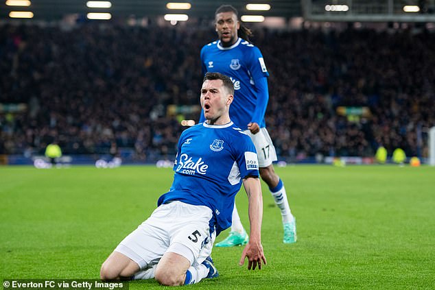 Michael Keane anotó un soberbio gol de último minuto para lograr el empate del Everton contra el Tottenham