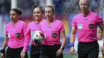 Tori Penso (CR), Brooke Mayo (L) y Felisha Mariscal (CL) fueron tres de los cuatro árbitros de la MLS