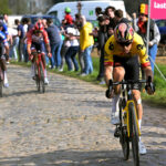 Philippe Gilbert: Wout van Aert 'quería demasiado ganar' en la París-Roubaix