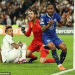 Raheem Sterling lamenta una oportunidad perdida cuando Chelsea se quedó en blanco por cuarta vez consecutiva