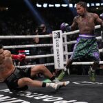 Ryan García, a la izquierda, sufrió la derrota ante Gervonta Davis en su pelea de peso intermedio en Las Vegas