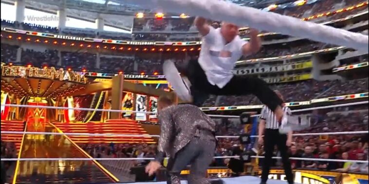 Shane McMahon probó un salto en su impactante regreso en WrestleMania 39