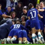 Los jugadores del Chelsea celebran ganar la tanda de penaltis ante el Lyon en Stamford Bridge