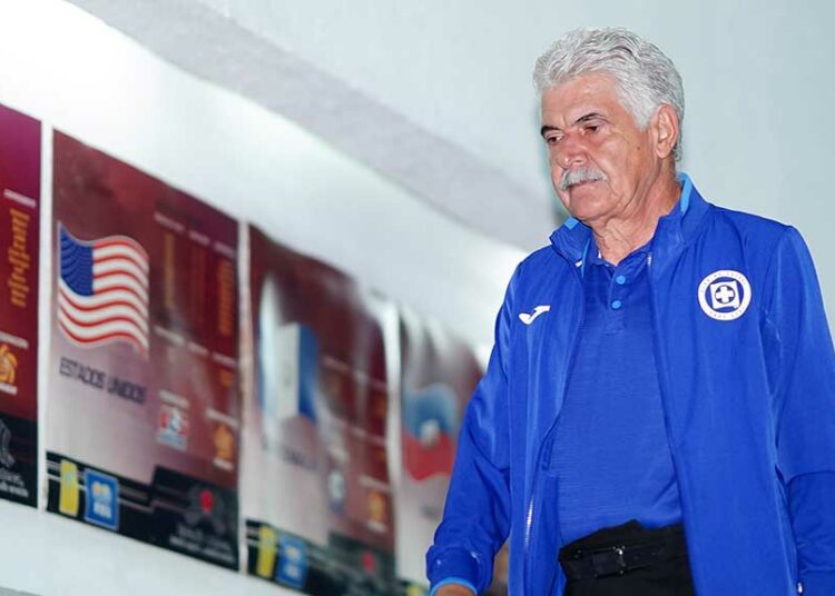 Tuca Ferretti pasó a la historia de la Liga MX tras el Clásico Joven