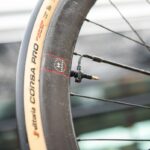 Wout van Aert dice que la tecnología de presión de neumáticos ajustable es una "gran innovación", pero la evita para el reconocimiento de París-Roubaix
