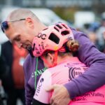 Zoe Backstedt corre por primera vez en la París-Roubaix con los pedales ganadores de la carrera de su padre