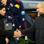 Mikel Arteta dándole la mano a Pep Guardiola