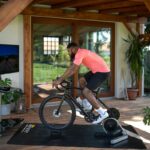 ¿Montar o entrenar?  Qué beneficia más andar en bicicleta
