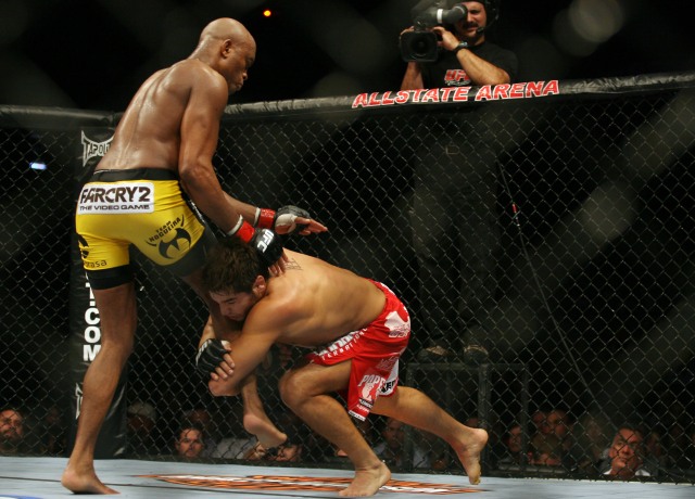 13 eventos principales de UFC que terminaron prematuramente debido a lesiones extrañas