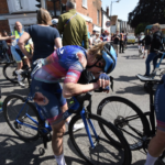 Balsamo entre los 8 ciclistas que se caen del RideLondon Classique después de la etapa 1